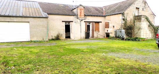 Maison de bourg plain pied avec terrain de 2007 m2