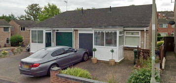 Bungalow to rent in Valley Road, Banbury OX16