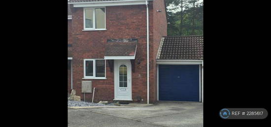 2 bedroom terraced house