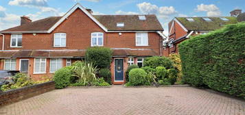 5 bedroom semi-detached house for sale