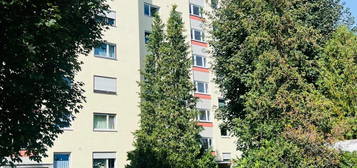 IMMO LOVE Königsbrunn- Ab sofort frei! Kernsanierte 3 ZKB, EBK, Balkon mit 73m²!