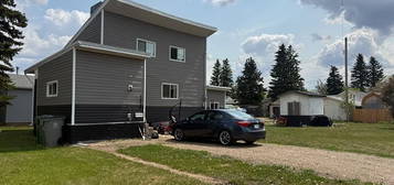 4535 N 47th St, Lloydminster, SK S9V 0J8