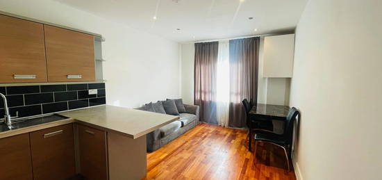 2 bed flat to rent