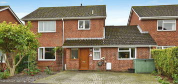 4 bedroom link detached house for sale