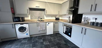 6 bedroom terraced house to rent