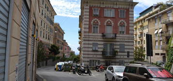 Quadrilocale in vendita in via Ameglia, 9