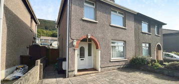 3 bed semi-detached house for sale