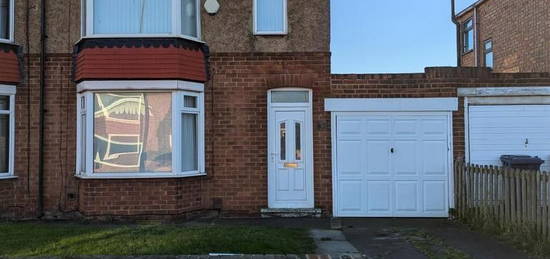 3 bedroom semi-detached house to rent