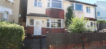 4 bed semi-detached house to rent