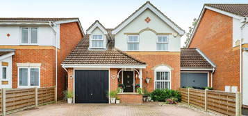 3 bed link detached house for sale