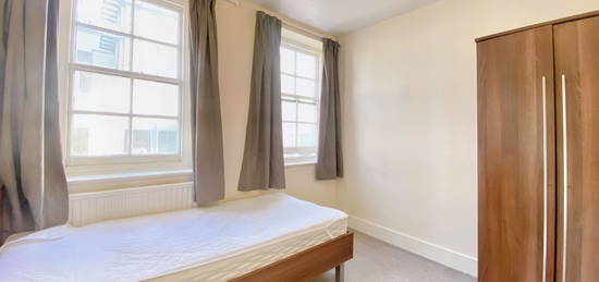 Room to rent in High Street, Uxbridge UB8