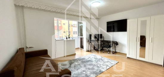 Apartament cu o camera, decomandat, zona Girocului