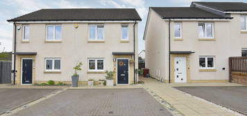 2 bed semi-detached house for sale