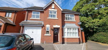 5 bedroom detached house