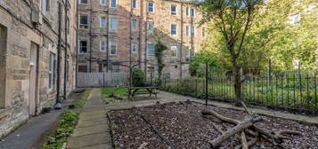 Flat to rent in Wardlaw Place, Gorgie, Edinburgh EH11