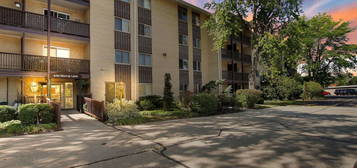 640 Murray Ln Unit 210, Des Plaines, IL 60016