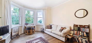 Flat to rent in St. Ann's Road, Harringay, London N15