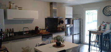 Location - Appartement - 3 pièces + cuisine - 68 m² - 1