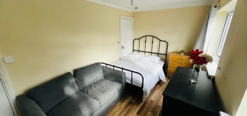 1 bedroom house share