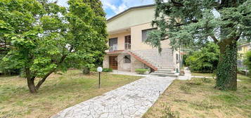 VILLA SINGOLA A CARPENEDOLO