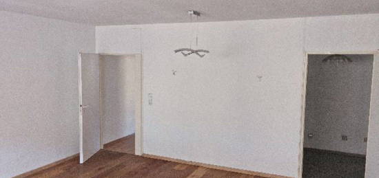 2-Zimmer-Wohnung mit Balkon und Garage zu vermieten