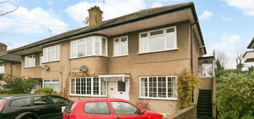 Maisonette to rent in West Way, Rickmansworth WD3