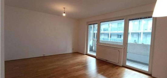 2 Zi. mit großem Balkon, TOPLAGE Zentagasse, ruhig im Innenhof, provisionsfrei