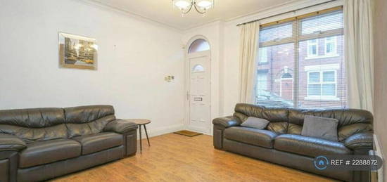 2 bedroom terraced house