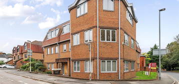 Flat for sale in Osborne Road, Wokingham, Berkshire RG40