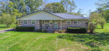 131 Circle Dr, Surgoinsville, TN 37873