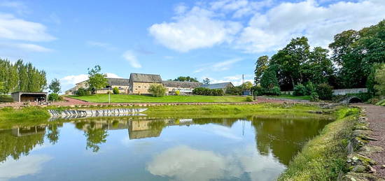 Maison / corps de ferme de 290 m2 sur de 2.8 hectares de ter