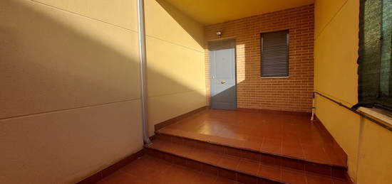 Chalet adosado en venta en Benavente