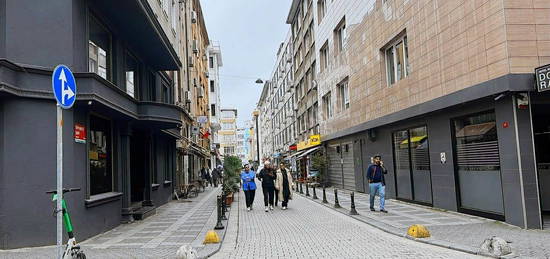 Kadıköy Rıhtım'da Harika konumda 1+1 satılık Daire