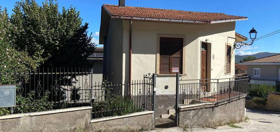 Casa indipendente in vendita in via Corradino, 67