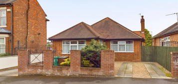 2 bed detached bungalow for sale