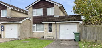 3 bedroom link detached house for sale