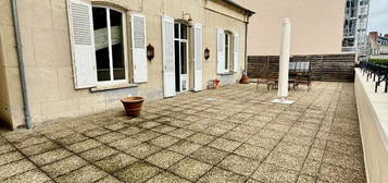 APPARTEMENT T4 avec grande terrasse plein centre ville de Nevers