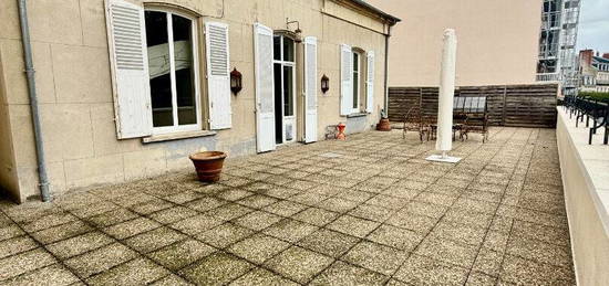 APPARTEMENT T4 avec grande terrasse plein centre ville de Nevers