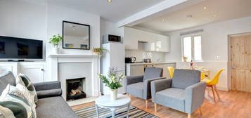 Terraced house to rent in Upper Gardner Street, Brighton BN1