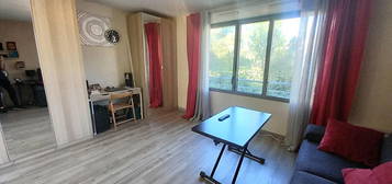 Studio meublé  à louer, 1 pièce, 27 m², Étage 1/4