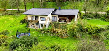 Familienhaus mit Blick auf die Berge, den See und das Bistum Gurk-Großer Garten sucht grünen Daumen!