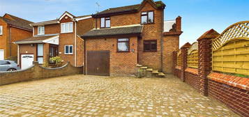 Detached house to rent in Wintringham Way, Purley On Thames, Reading, Berkshire RG8