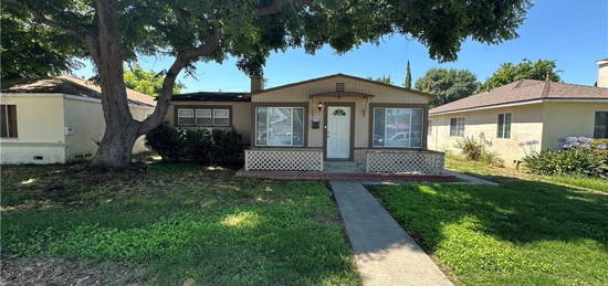 18216 Hartland St, Reseda, CA 91335