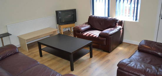 Maisonette to rent in Rothbury Terrace, Heaton, Newcastle Upon Tyne NE6