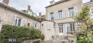 Maison 2 étages  à louer, 6 pièces, 4 chambres, 135 m²