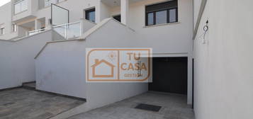 Chalet adosado en venta en calle las Ocas