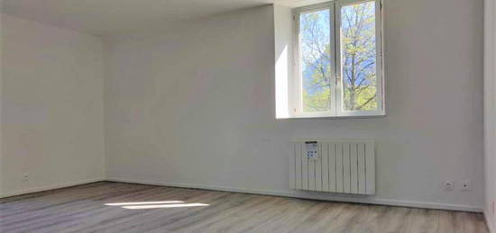 Appartement 2 pièces  56 m²  38360 SASSENAGE