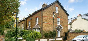 3 bed semi-detached house for sale