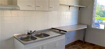 Particulier loue appartement Type 2 bis Montluçon (03), 440 Euros