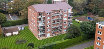 Flat for sale in The Avenue, Poole BH13